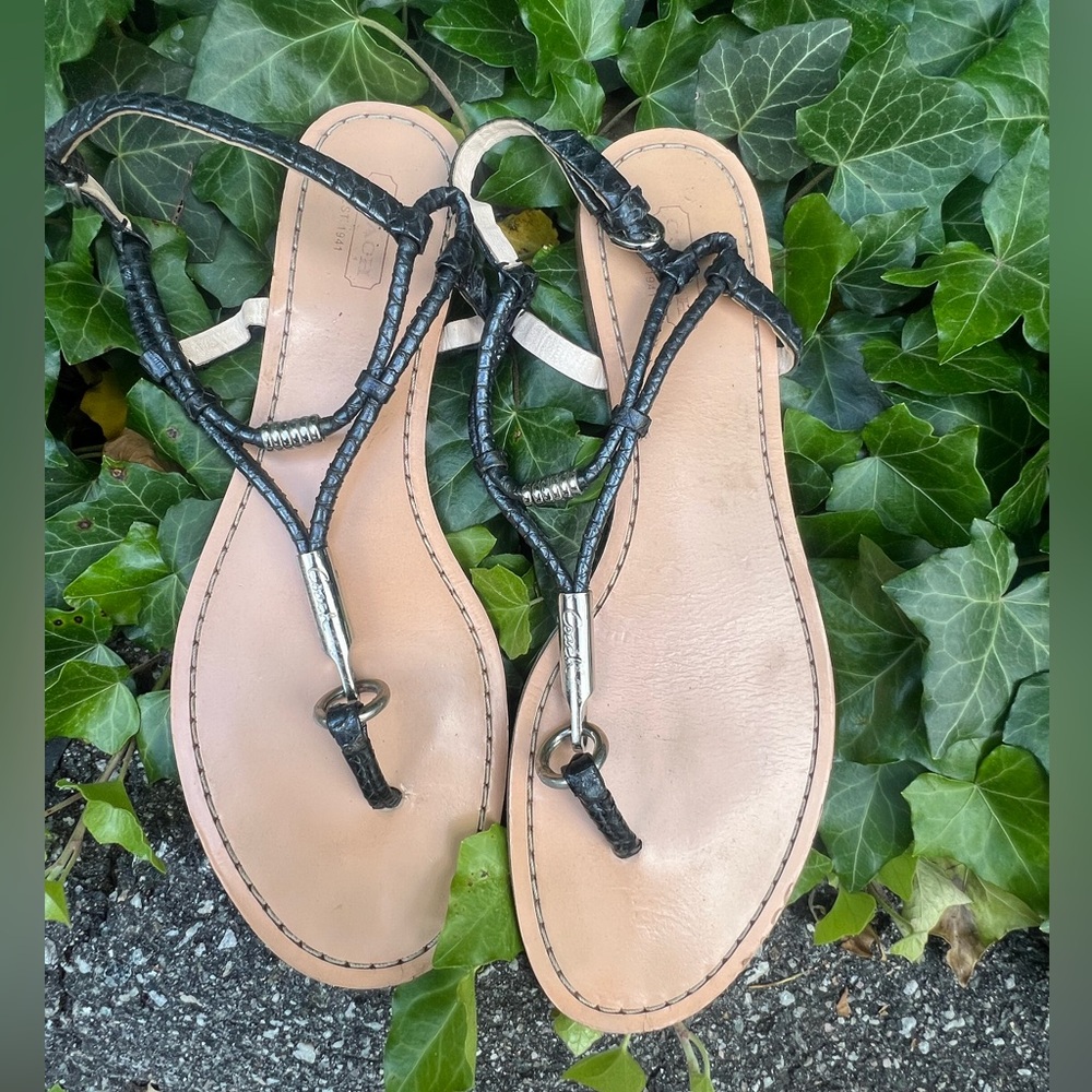 Coach Leather Thong Strappy Sandals Black Size 8 LIKE NEW!